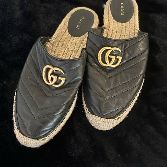 Gucci Black Leather Mules with Gold Logo - Picture 1 of 9